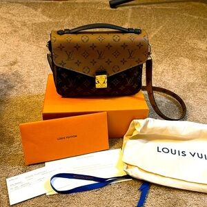 Authentic Louis Vuitton Pochette Metis Reverse M41465